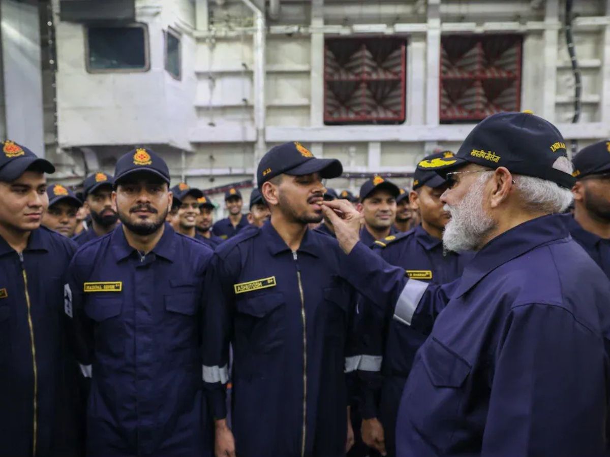 INS Vikrant: ଯବାନଙ୍କ ସହ ଦୀପାବଳି ପାଳିବା ଅବସରରେ ବଡ଼ କଥା କହିଲେ ପିଏମ ମୋଦୀ INS Vikrant: ଯବାନଙ୍କ ସହ ଦୀପାବଳି ପାଳିବା ଅବସରରେ ବଡ଼ କଥା କହିଲେ ପିଏମ ମୋଦୀ