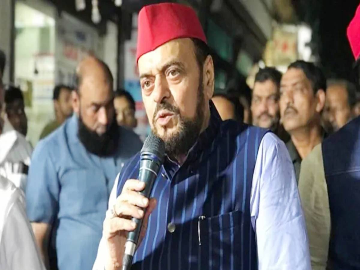 शनिवारवाड़ा में नमाज पढ़ने पर BJP MP ने काटा बवाल, अबू आजमी ने दे डाली अल्लाह से डरने की नसीहत शनिवारवाड़ा में नमाज पढ़ने पर BJP MP ने काटा बवाल, अबू आजमी ने दे डाली अल्लाह से डरने की नसीहत