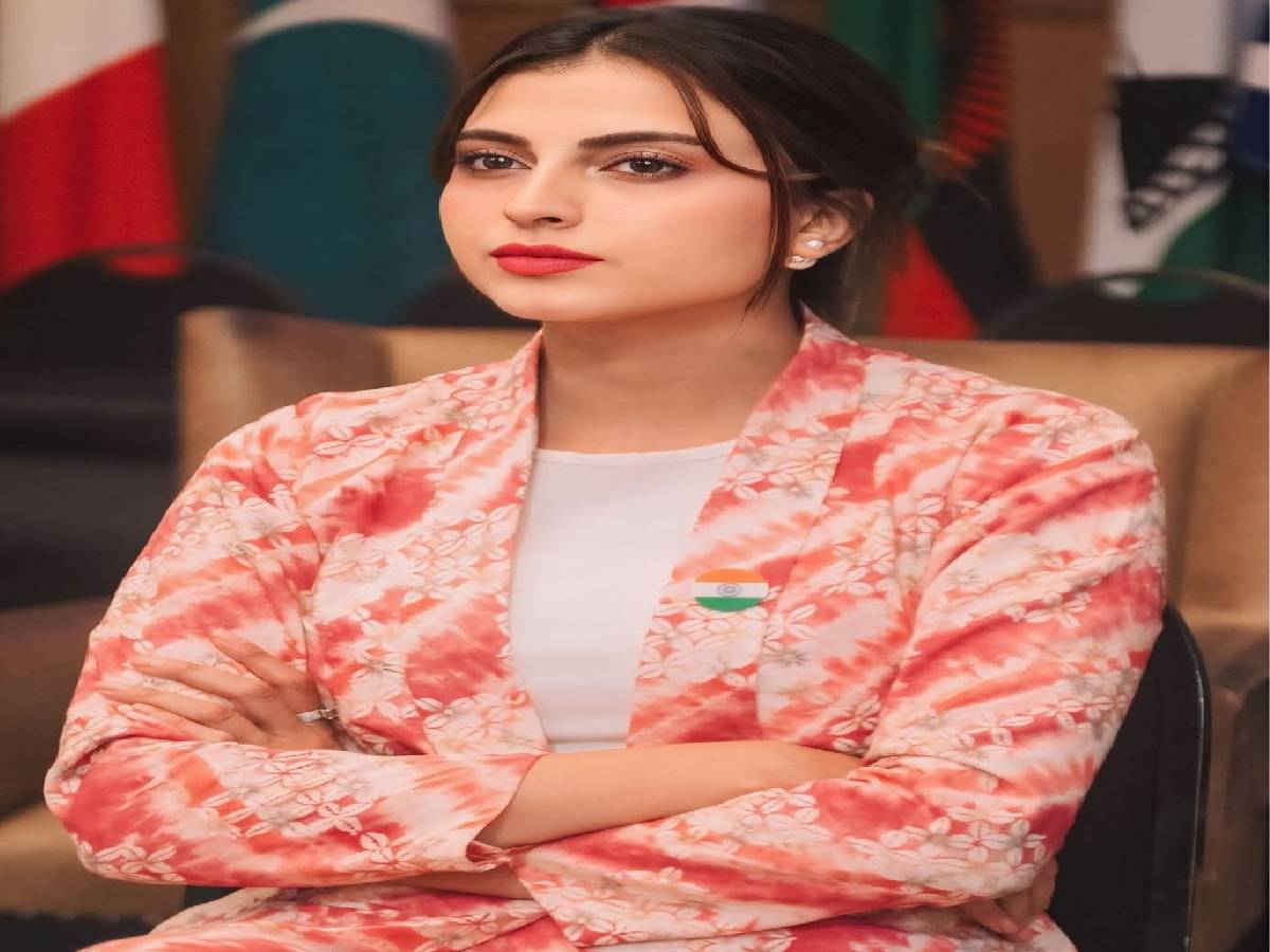 राइटर रोशन ने बिग बॉस स्टार फरहाना को बताया आतंवादी, फैंस ने सोशल मीडिया पर मचाया बवाल राइटर रोशन ने बिग बॉस स्टार फरहाना को बताया आतंवादी, फैंस ने सोशल मीडिया पर मचाया बवाल