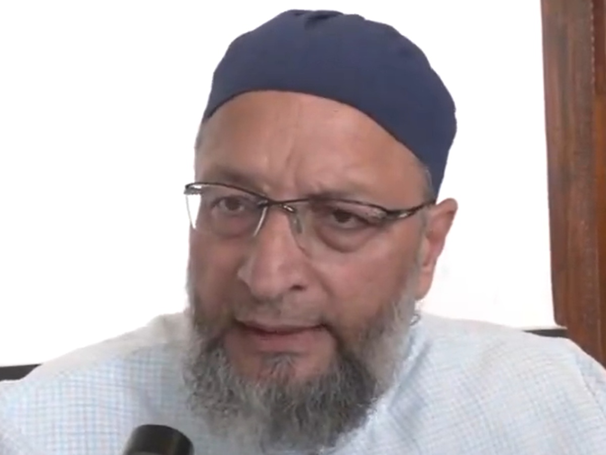 बिहार में रार, तेलंगाना में प्यार; जुबली हिल्स में AIMIM ने किया कांग्रेस के समर्थन का ऐलान बिहार में रार, तेलंगाना में प्यार; जुबली हिल्स में AIMIM ने किया कांग्रेस के समर्थन का ऐलान