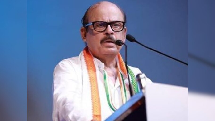 तेजस्वी यादव के पोस्टर पर सिर्फ उनकी तस्वीर! कांग्रेस सांसद तारिक अनवर ने बताई इसकी वजह