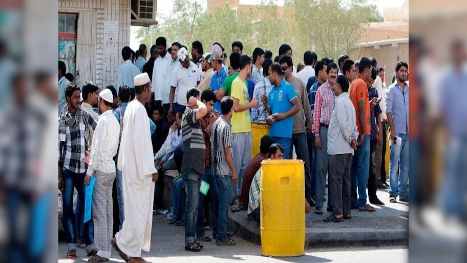 कफाला सिस्टम खत्म करने के बाद सऊदी सरकार का एक और बड़ा फैसला; मुफ्त मिलेगा वर्क परमिट