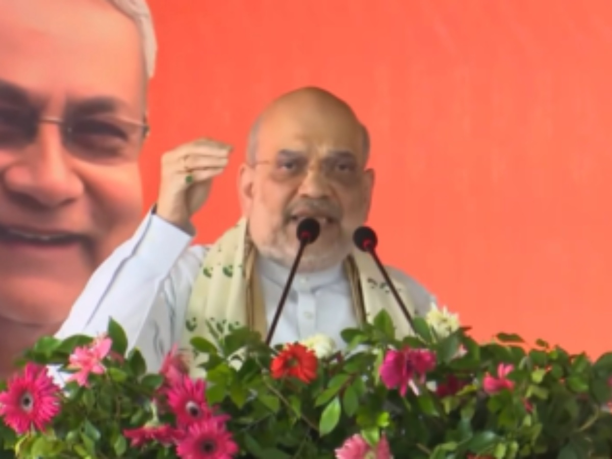 बिहार में बेचा जा रहा एक मरे हुए बाहुबली नेता का डर; शाह बोले- 100 शहाबुद्दीन भी आ जाएं तो.. बिहार में बेचा जा रहा एक मरे हुए बाहुबली नेता का डर; शाह बोले- 100 शहाबुद्दीन भी आ जाएं तो..