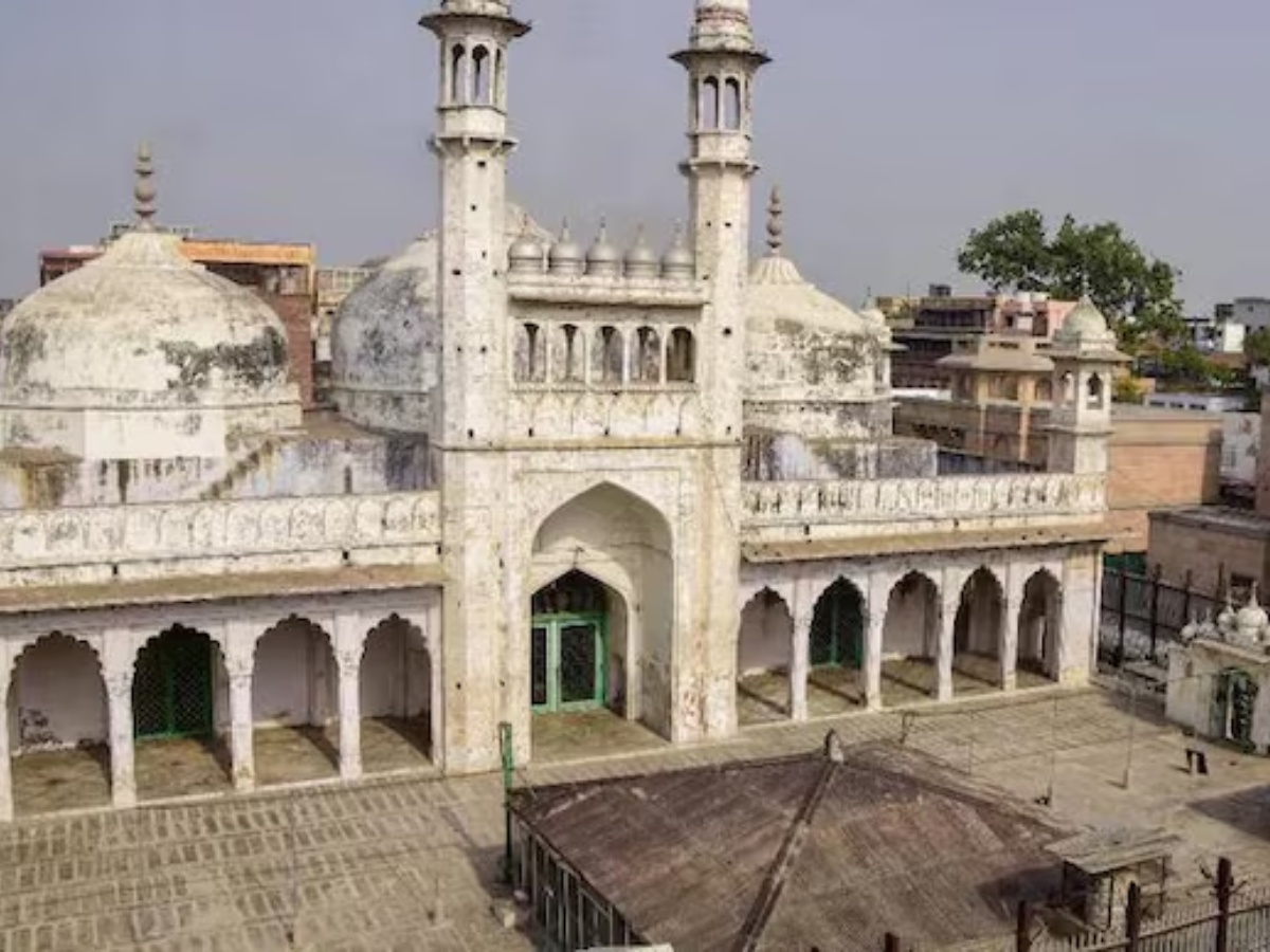 ज्ञानवापी मस्जिद वजूखाने का सील कपड़ा फटा; अब कोर्ट ने दिया ये आदेश, दोनों पक्षों को होना पड़ेगा पेश! ज्ञानवापी मस्जिद वजूखाने का सील कपड़ा फटा; अब कोर्ट ने दिया ये आदेश, दोनों पक्षों को होना पड़ेगा पेश!