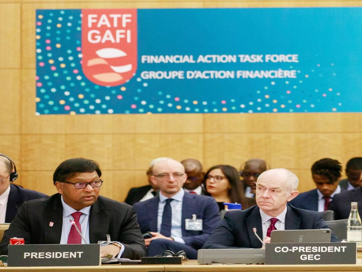 FATF की ब्लैक लिस्ट में ही रहेगा ईरान, टेरर फंडिंग और मनी लॉन्ड्रिंग को लेकर तीन देशों पर हुआ एक्शन FATF की ब्लैक लिस्ट में ही रहेगा ईरान, टेरर फंडिंग और मनी लॉन्ड्रिंग को लेकर तीन देशों पर हुआ एक्शन