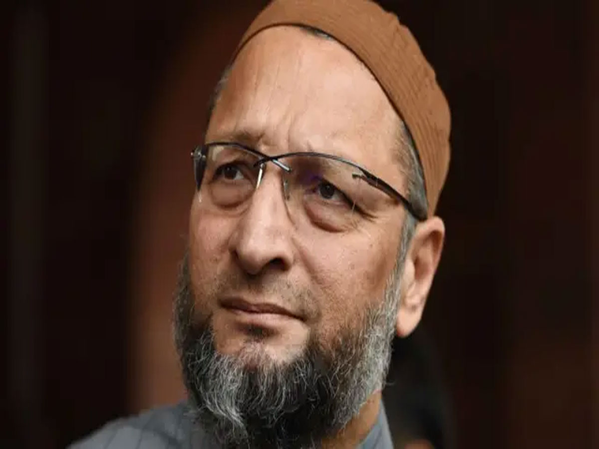 बिहार चुनाव में असदुद्दीन ओवैसी की पार्टी को बड़ा झटका, AIMIM को छोड़ गए कई नेता बिहार चुनाव में असदुद्दीन ओवैसी की पार्टी को बड़ा झटका, AIMIM को छोड़ गए कई नेता