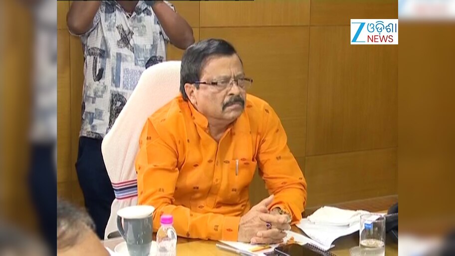 ‘ବାତ୍ୟା’ ସମୀକ୍ଷା କଲେ ରାଜସ୍ୱ ମନ୍ତ୍ରୀ, କହିଲେ ୮ ଜିଲ୍ଲା ରେଡ୍‌ ଜୋନ୍‌ରେ