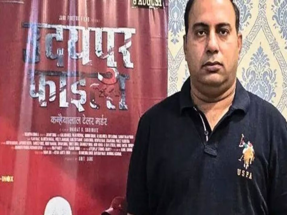 ‘संभल फाइल्स’ से मची सनसनी, फिल्म प्रोड्यूसर अमित जानी को मिली बम से उड़ाने की धमकी ‘संभल फाइल्स’ से मची सनसनी, फिल्म प्रोड्यूसर अमित जानी को मिली बम से उड़ाने की धमकी