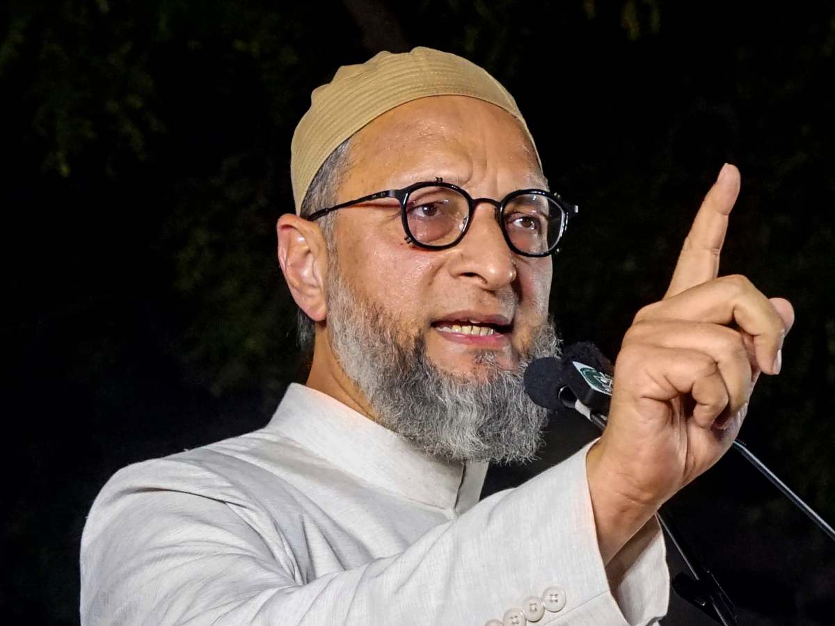 मल्लाह का बेटा डिप्टी CM बन सकता है, लेकिन मोहम्मद का नहीं! Owaisi का जोरदार हमला मल्लाह का बेटा डिप्टी CM बन सकता है, लेकिन मोहम्मद का नहीं! Owaisi का जोरदार हमला