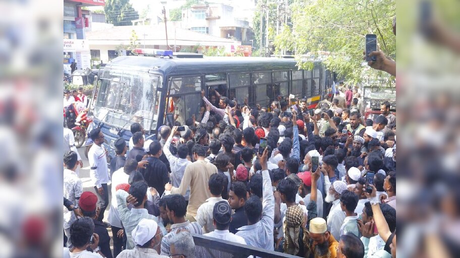 Maharashtra के जलगांव में वक्फ कानून के खिलाफ जेल भरो आंदलोन; 2 हजार लोग सड़क पर उतरे