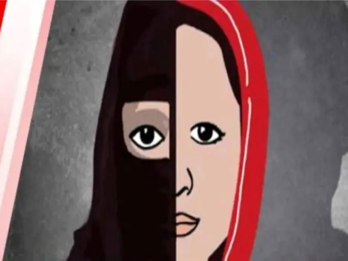 अल्ताफ ने किया शादीशुदा महिला से निकाह; मस्जिद में धर्म बदले का इल्जाम! अल्ताफ ने किया शादीशुदा महिला से निकाह; मस्जिद में धर्म बदले का इल्जाम!