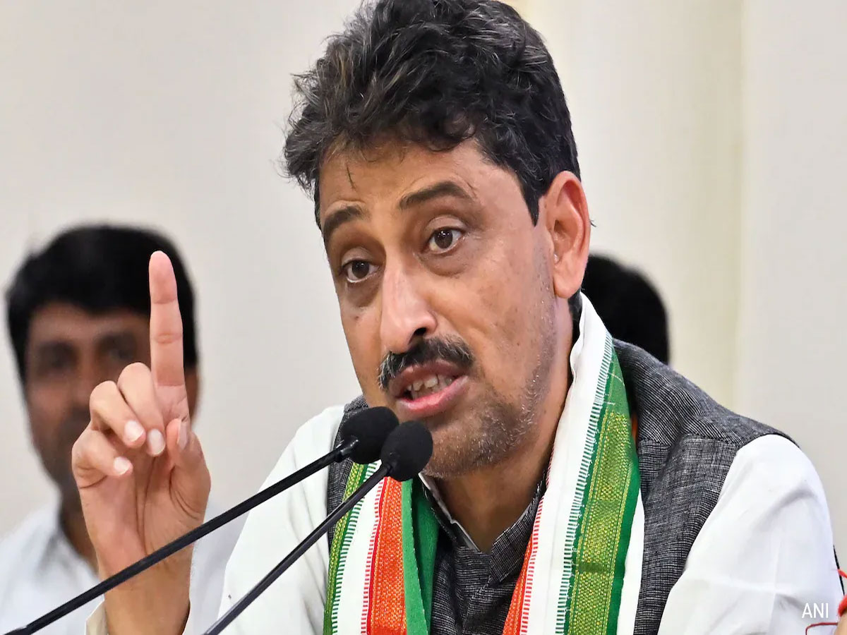 हमास की तुलना भगत सिंह से करना मुस्लिम सांसद को पड़ा भारी, अब मांगनी पड़ी माफी हमास की तुलना भगत सिंह से करना मुस्लिम सांसद को पड़ा भारी, अब मांगनी पड़ी माफी