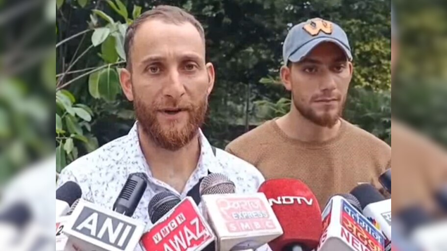 Kashmir के नजाकत को देख गद-गद हुए छत्तीसगढ़ी, पहलगाम के हीरो का ऐसे किया स्वागत