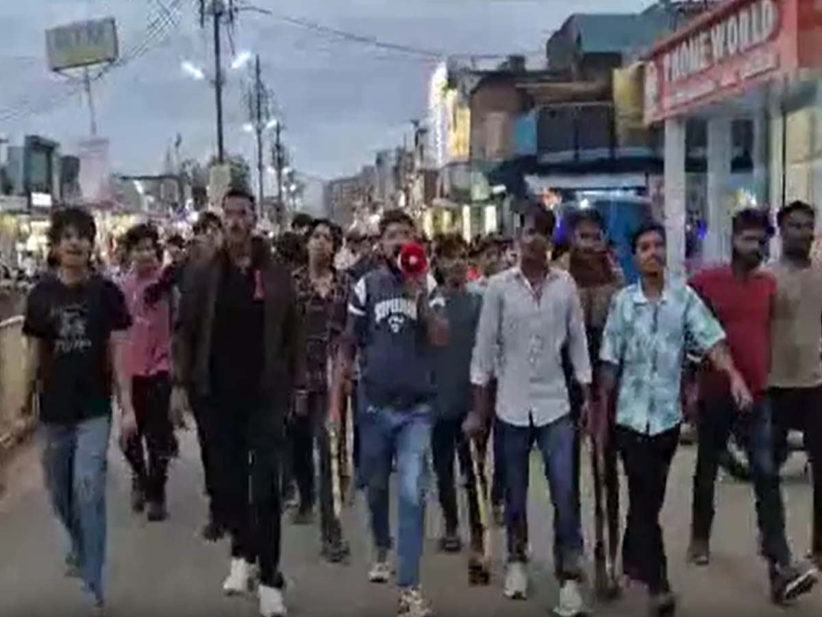 MP News: भैंस को गौकशी बताकर दमोह में तनाव; हिंदू संगठन का दावा कसाइयों ने किया हमला! MP News: भैंस को गौकशी बताकर दमोह में तनाव; हिंदू संगठन का दावा कसाइयों ने किया हमला!