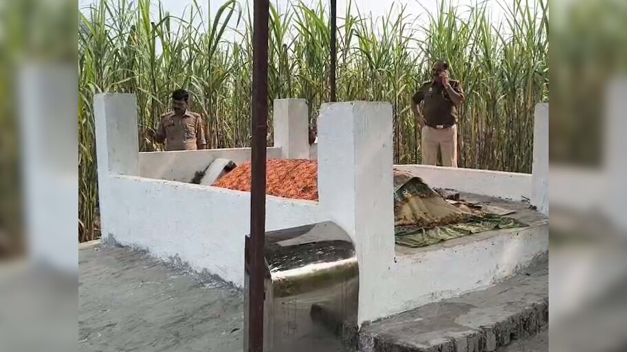Bijnor: हिन्दू के खेत में मुसलमानों ने बना दी मजार; चुनावी फायदे के लिए फैलाई गई ऐसी झूठी अफवाह!  