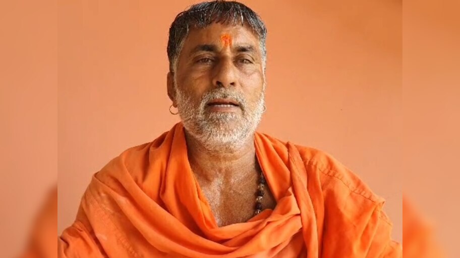 हापुड़ में स्वामी यशवीर ने उगला जहर; मेले को 'दूसरे धर्म वालों' से बताया खतरा!