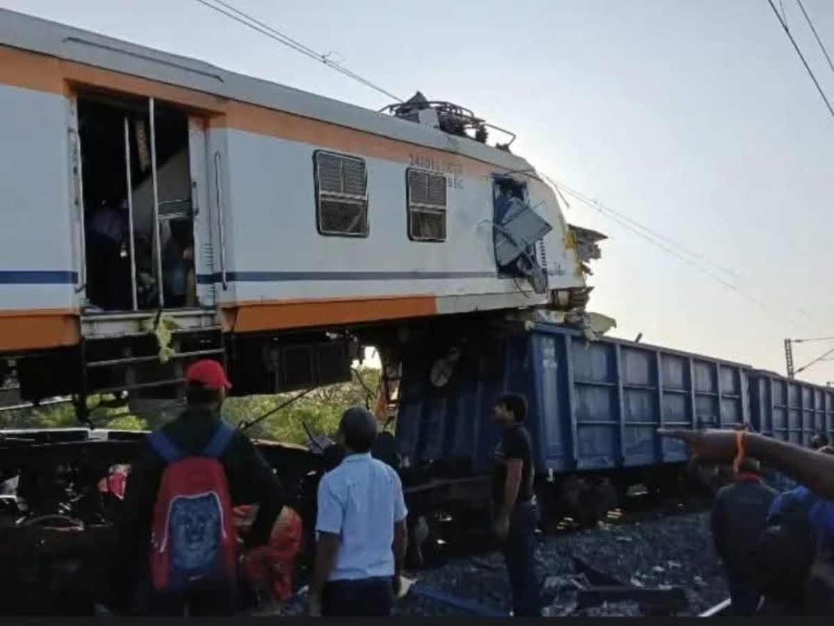 Train Accident: ବିଳାସପୁରରେ ଭୟଙ୍କର ଟ୍ରେନ୍ ଦୁର୍ଘଟଣା, ଅନେକ ଲୋକଙ୍କ ମୃତ୍ୟୁ ଆଶଙ୍କା ! Train Accident: ବିଳାସପୁରରେ ଭୟଙ୍କର ଟ୍ରେନ୍ ଦୁର୍ଘଟଣା, ଅନେକ ଲୋକଙ୍କ ମୃତ୍ୟୁ ଆଶଙ୍କା !