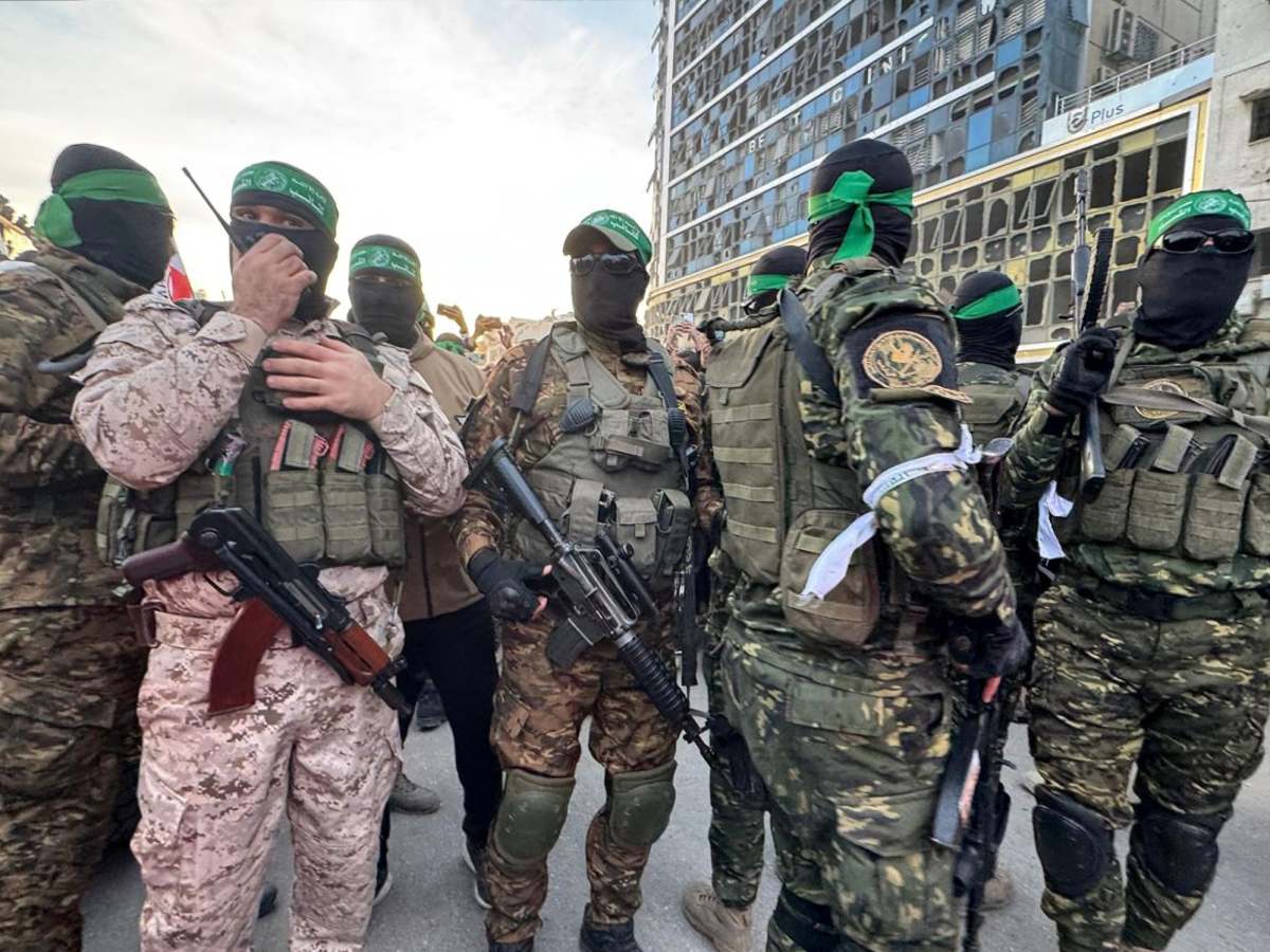 Hamas धीरे-धीरे क्यों लौटा रहा है कैदियों की लाशें? अब सैनिक के अवशेष सौंपें Hamas धीरे-धीरे क्यों लौटा रहा है कैदियों की लाशें? अब सैनिक के अवशेष सौंपें