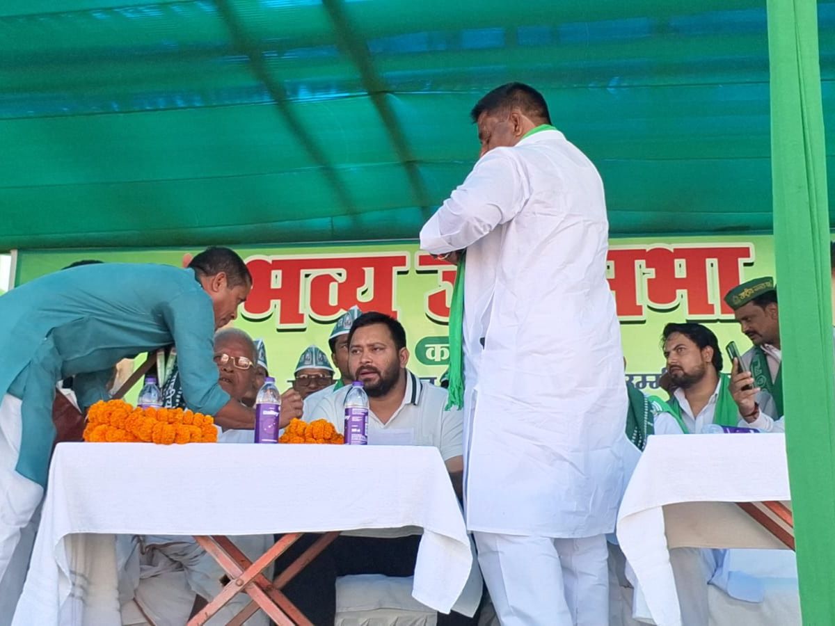 थारू आदिवासियों और स्थानीय मुद्दों पर चर्चा