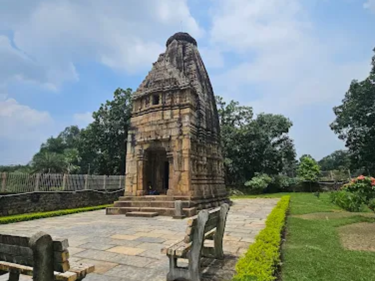 सैलानियों में उत्सुकता