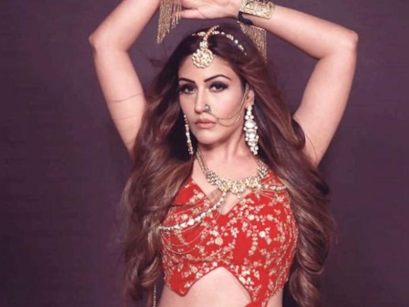 एक्ट्रेस सुरभि चंदना 