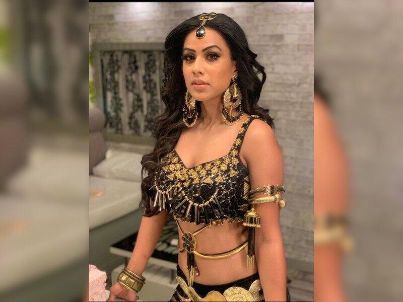 एक्ट्रेस निया शर्मा 