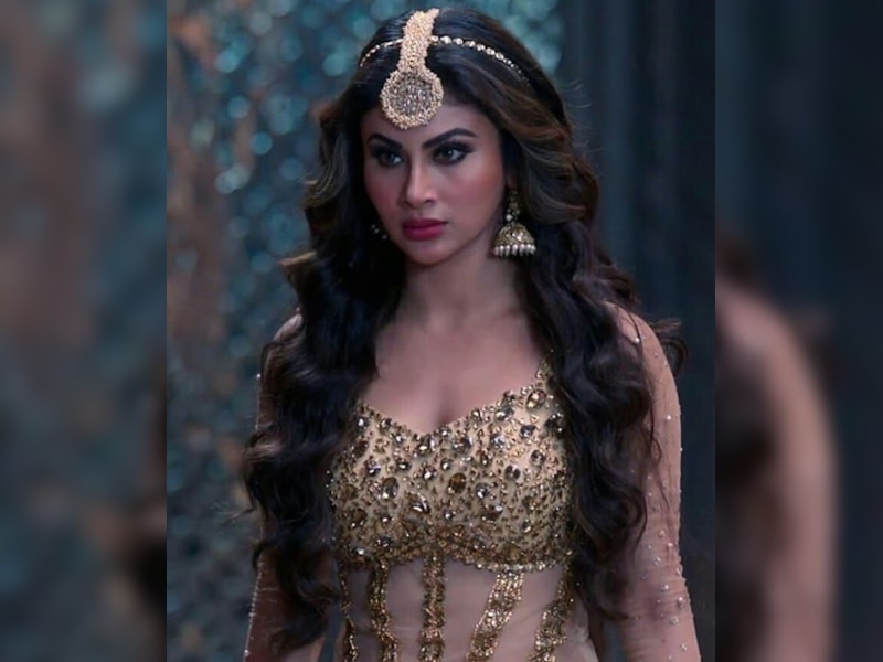 मौनी रॉय 