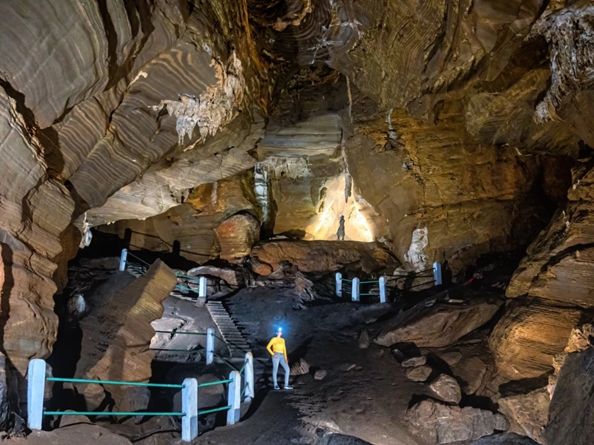 कुटुमसर गुफा