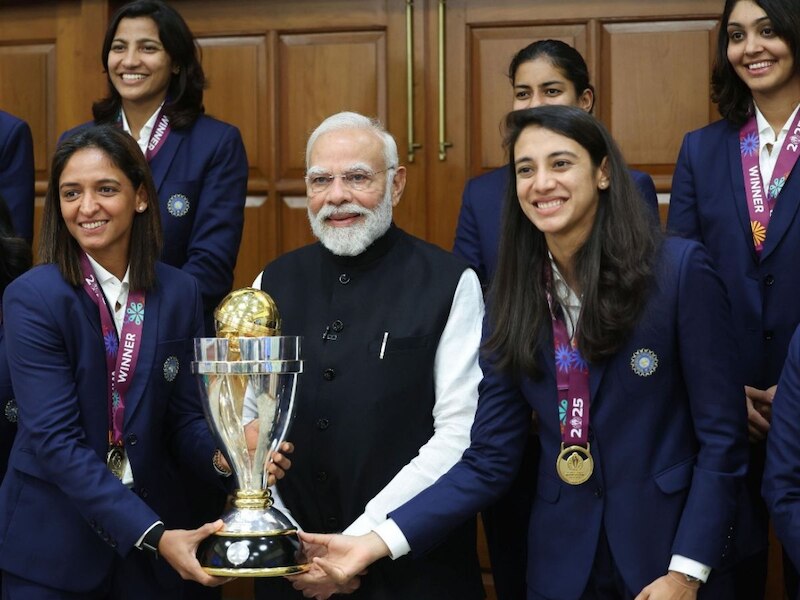 PM आवास पर पहुंची टीम