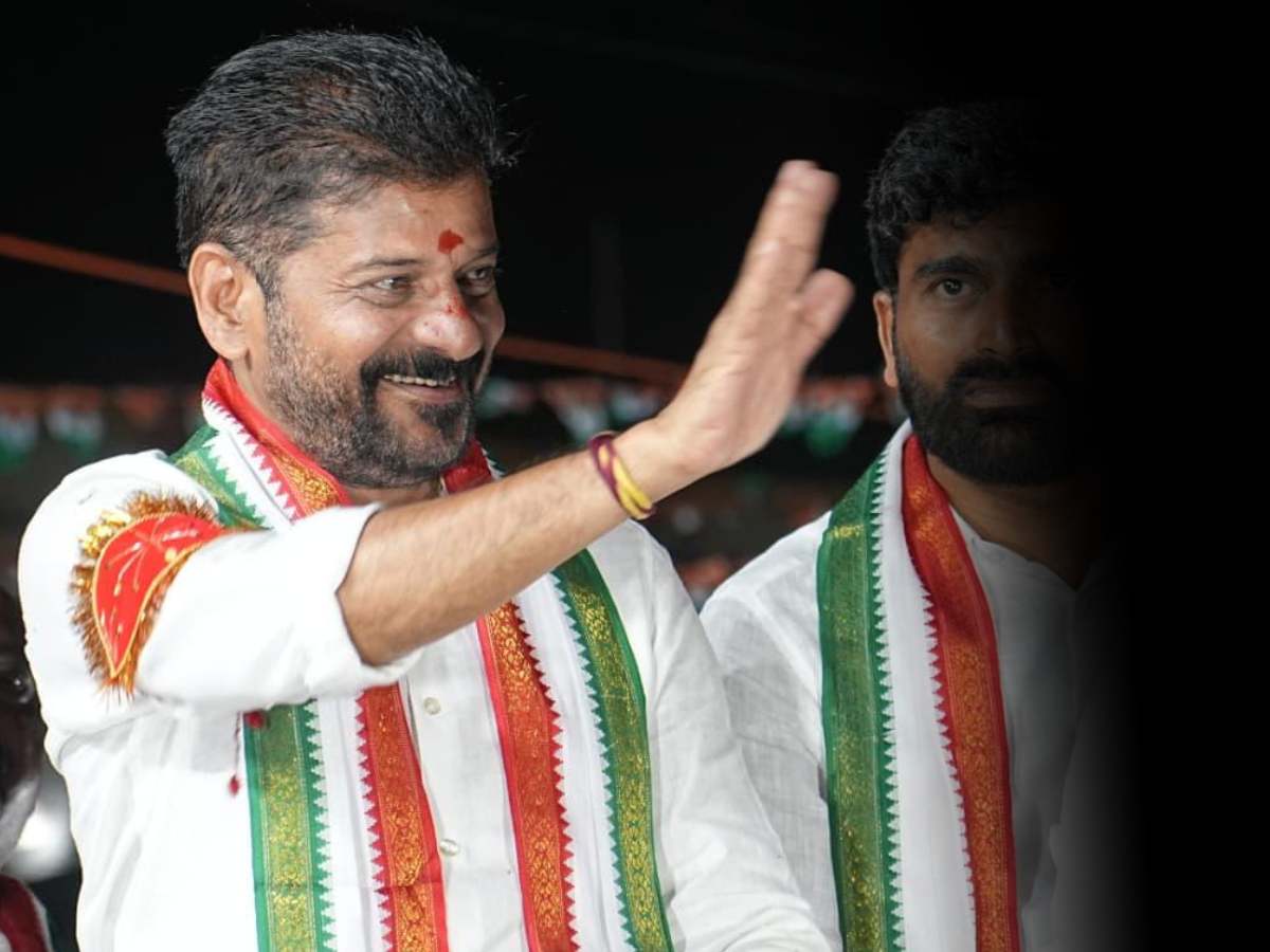 'Congress है तो मुसलमान हैं' वाले बयान पर बवाल, तेलंगाना CM की हो रही फज़ीहत 'Congress है तो मुसलमान हैं' वाले बयान पर बवाल, तेलंगाना CM की हो रही फज़ीहत