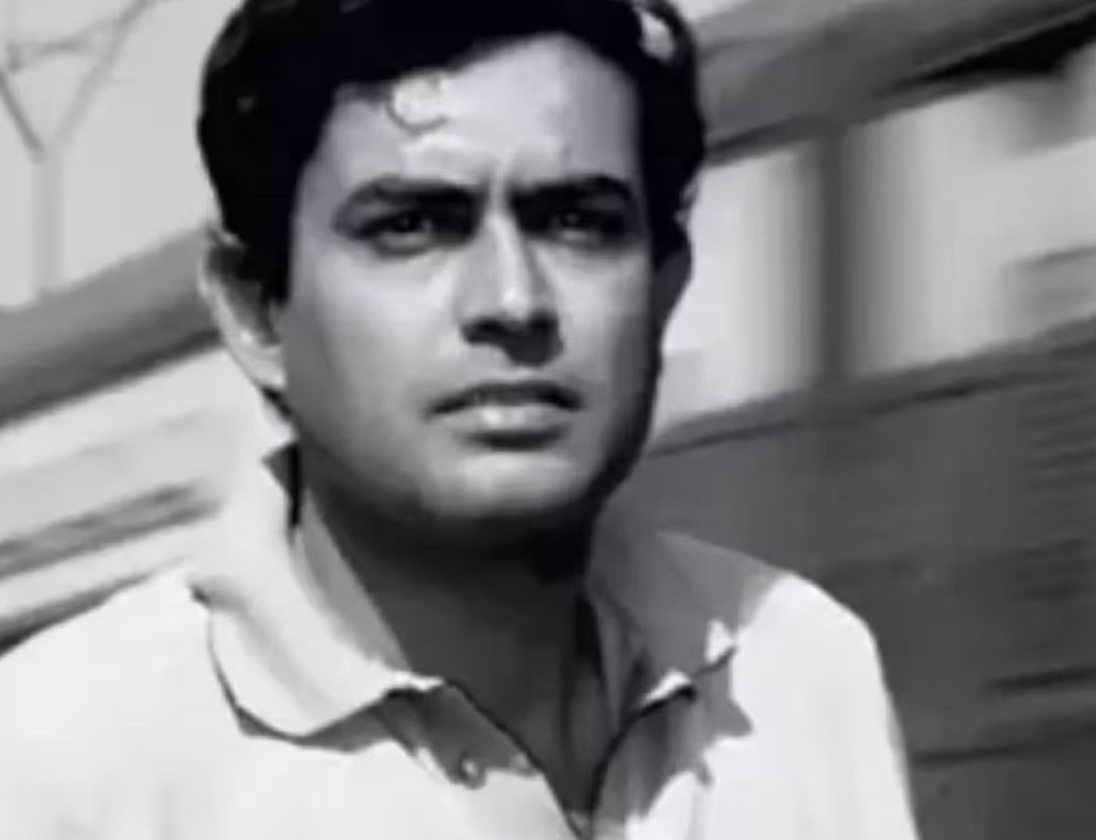 थप्पड़ जड़ दिया