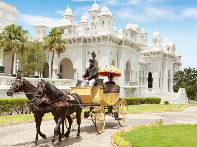 101 मेहमानों की डाइनिंग टेबल की क्या खासियत है?