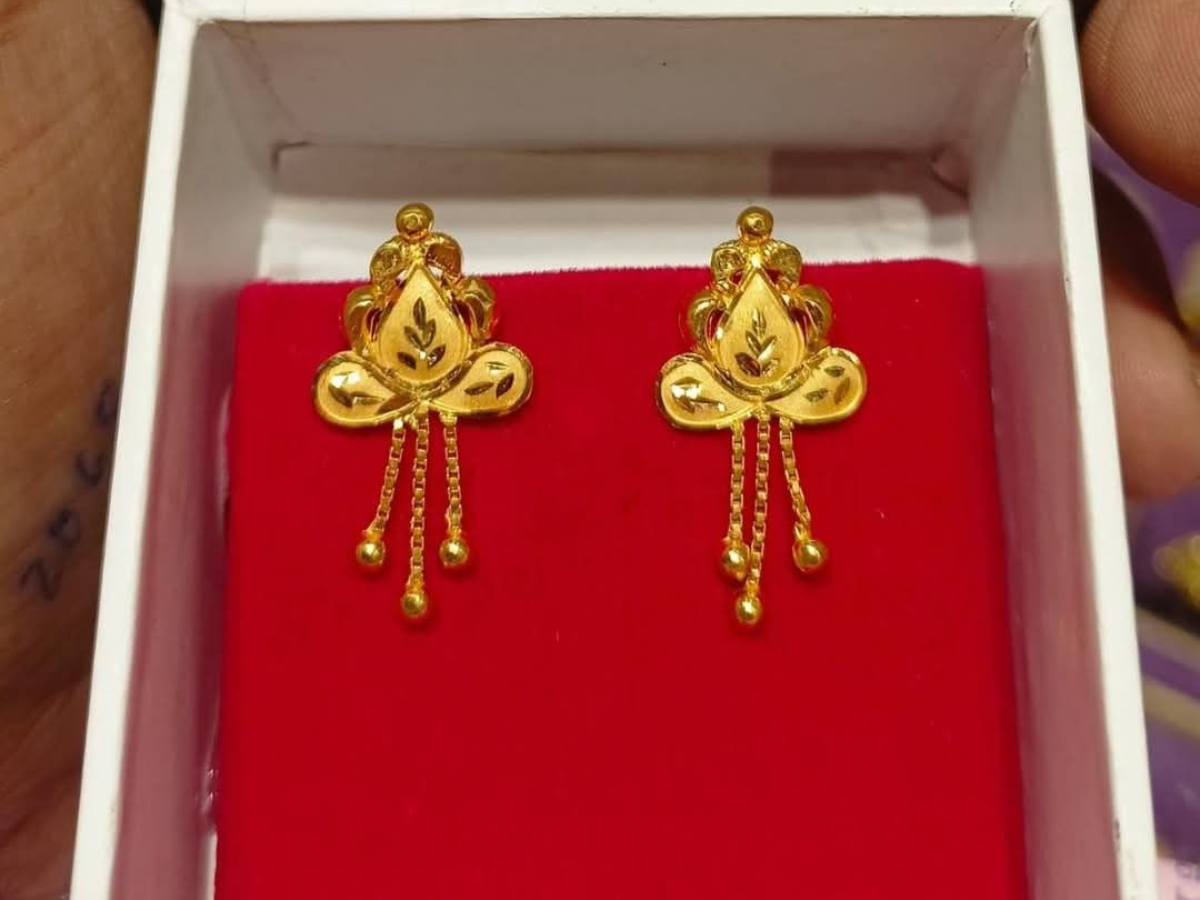 ट्रेडिशनल गोल्ड इयररिंग्स