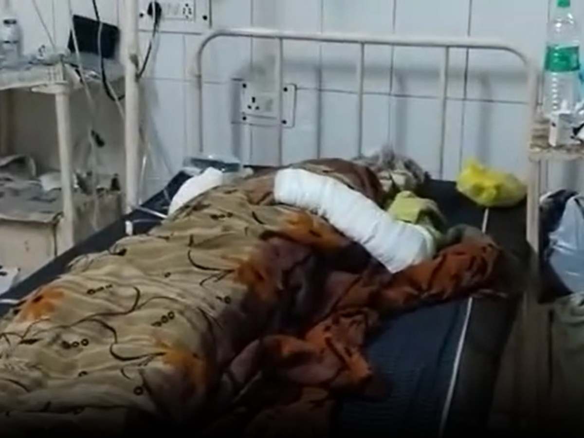 MP News: शादी करने से किया मना, तो जेठ ने घर में घुसकर फेंका तेजाब MP News: शादी करने से किया मना, तो जेठ ने घर में घुसकर फेंका तेजाब