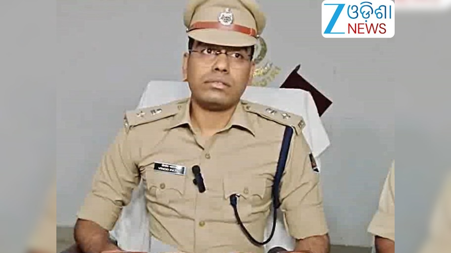 Odisha News: ୮ କୋଟିର ତରଳ ଗଞ୍ଜେଇ ଜବତ, ଫିଲ୍ମ ଷ୍ଟାଇଲ୍ ରେ ହେଉଥିଲା ଚାଲାଣ
