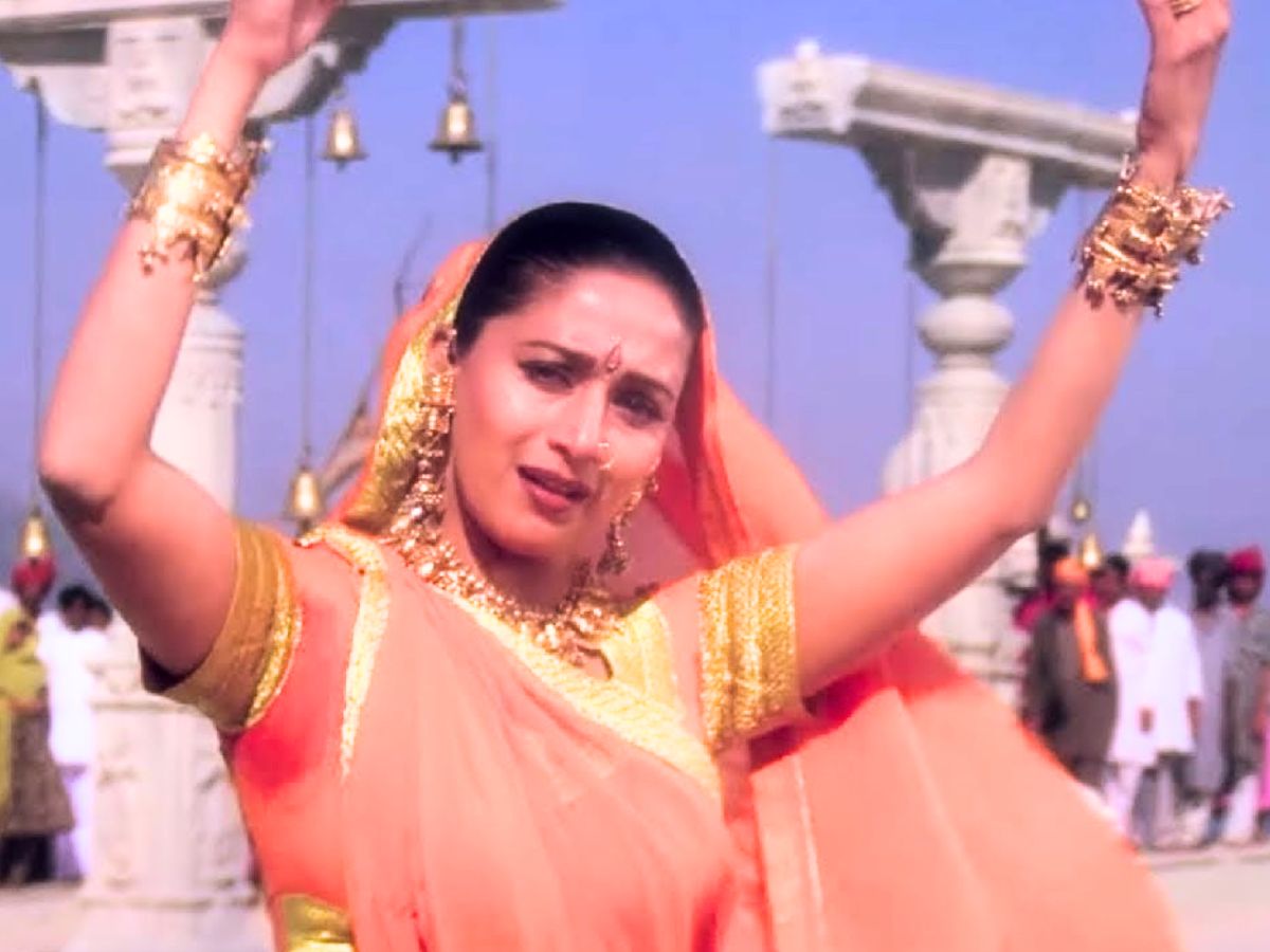 28 साल पहले आया था ये धमाकेदार गाना