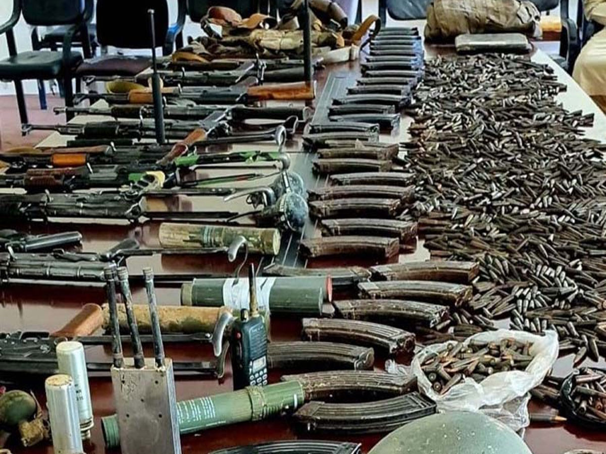 अफगानिस्तान में बड़ा खुलासा, पंजशीर से मिला हथियारों का जखीरा, तस्कर गिरफ्तार अफगानिस्तान में बड़ा खुलासा, पंजशीर से मिला हथियारों का जखीरा, तस्कर गिरफ्तार