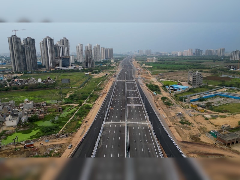    मंथली पास 