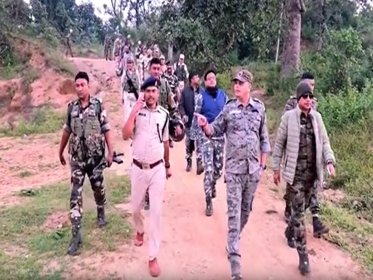 दूसरे चरण 11 नवंबर को मतदान की तैयारी चल रही