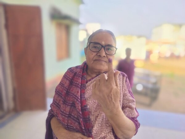 ନୂଆପଡ଼ା ଉପ ନିର୍ବାଚନ: ପ୍ରିଜାଇଡିଂ ଅଫିସର ନିଲମ୍ବିତ, ୧୫% ଭୋଟିଂ