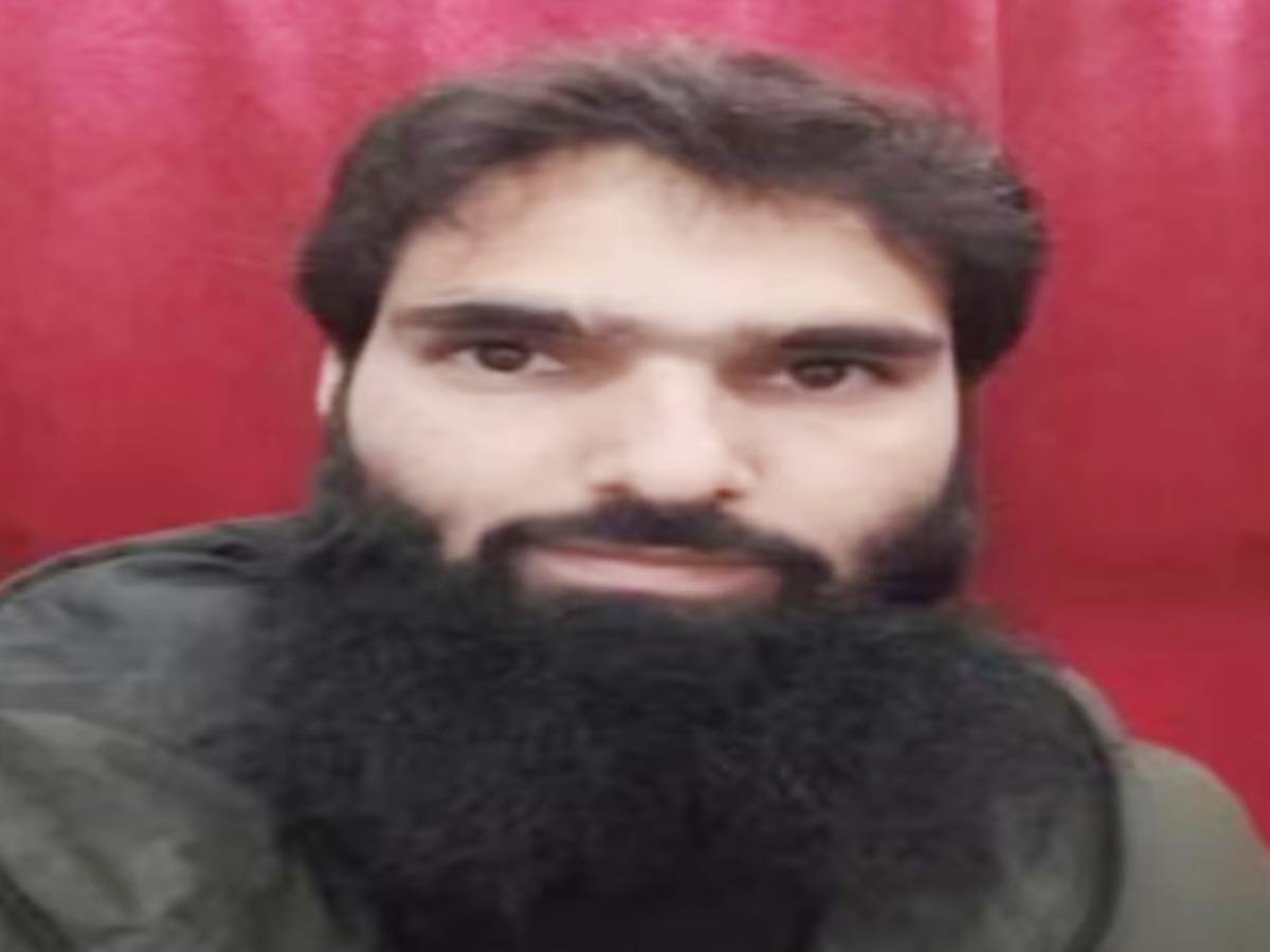 ‘मेरे बेटे को रिहा किया जाए’; आतंकवाद के आरोप में गिरफ्तार डॉ. मुजम्मिल की माँ ने की भावुक अपील ‘मेरे बेटे को रिहा किया जाए’; आतंकवाद के आरोप में गिरफ्तार डॉ. मुजम्मिल की माँ ने की भावुक अपील