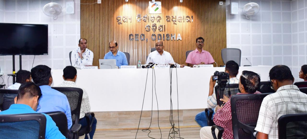ବଢ଼ୁଛି ନୂଆପଡ଼ାରେ ଲୋକଙ୍କ ଭୋଟିଂ ଅଂଶ ଗ୍ରହଣ: ୩ଟା ସୁଦ୍ଧା ୬୫.୨୦% ବଢ଼ୁଛି ନୂଆପଡ଼ାରେ ଲୋକଙ୍କ ଭୋଟିଂ ଅଂଶ ଗ୍ରହଣ: ୩ଟା ସୁଦ୍ଧା ୬୫.୨୦%