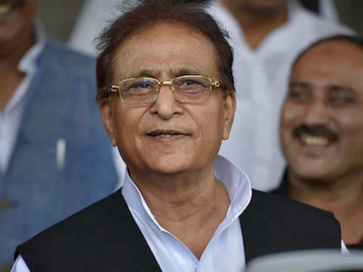 आजम खान इस केस में कोर्ट से बाइज्जत बरी; जांच अधिकारी के खिलाफ जांच के आदेश! आजम खान इस केस में कोर्ट से बाइज्जत बरी; जांच अधिकारी के खिलाफ जांच के आदेश!