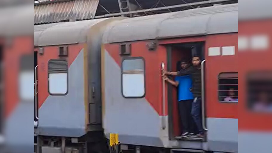 ढोली स्टेशन के पास वैशाली सुपरफास्ट एक्सप्रेस में धुआं उठने से मची अफरा-तफरी, यात्रियों में दहशत