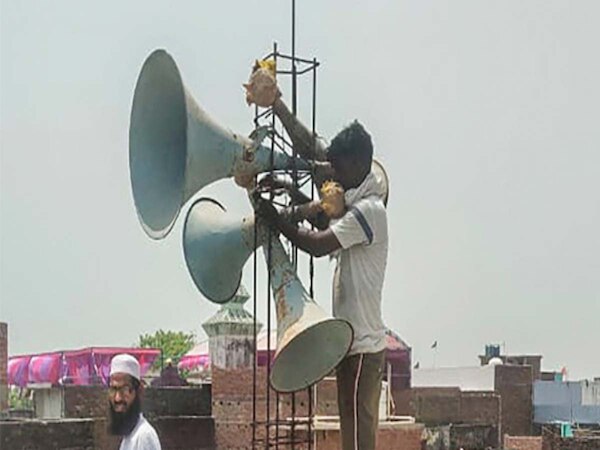 Kannauj में पुलिस का बड़ा एक्शन, 31 लाउडस्पीकर्स हटवाए और 54 के डेसिबल किए कम
