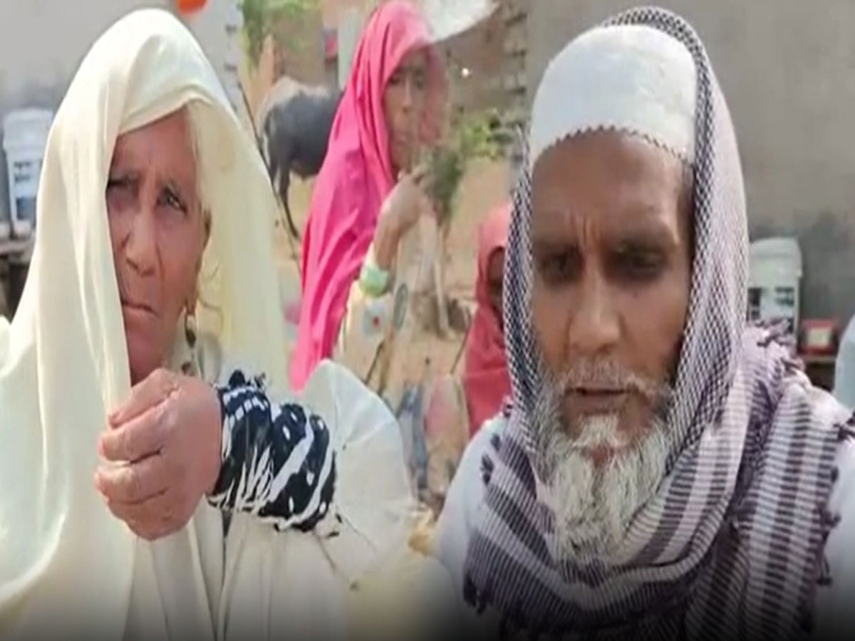 'मेरा बेटा बेकसूर है', अल फलाह यूनिवर्सिटी के मौलवी की गिरफ्तारी के बाद बोला परिवार 'मेरा बेटा बेकसूर है', अल फलाह यूनिवर्सिटी के मौलवी की गिरफ्तारी के बाद बोला परिवार