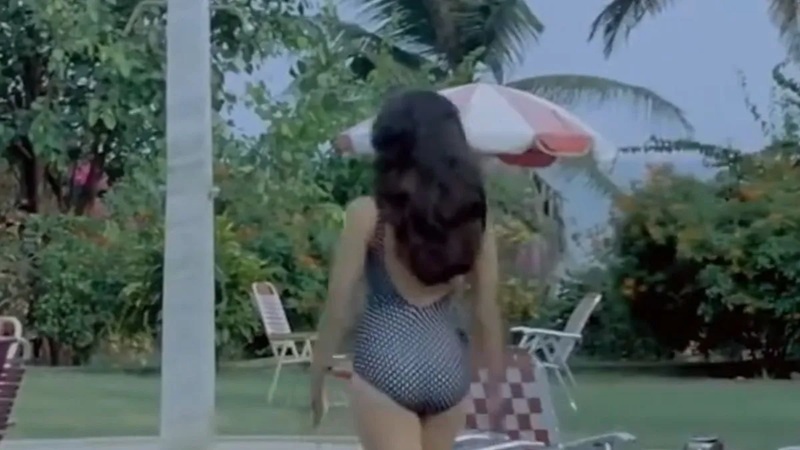 डेब्यू फिल्म में पहनी बिकिनी तो चाचा हुए नाराज