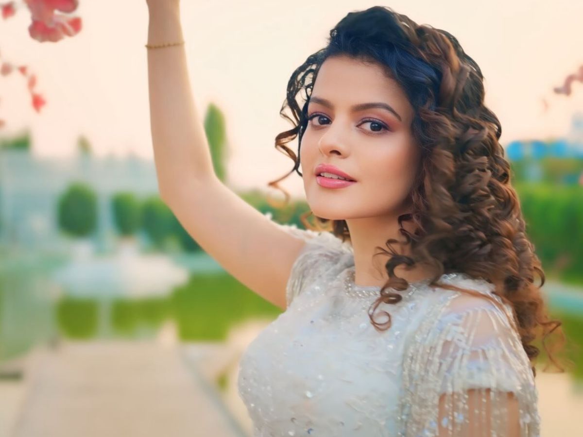 33 साल की मशहूर सिंगर पलक मुच्छल