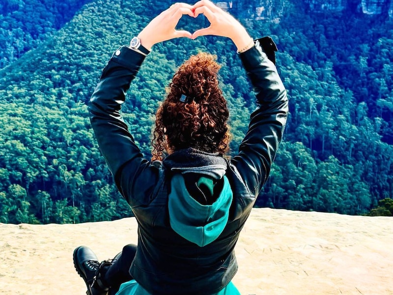 कई सुपरहिट गाने गा चुकीं हैं पलक मुच्छल