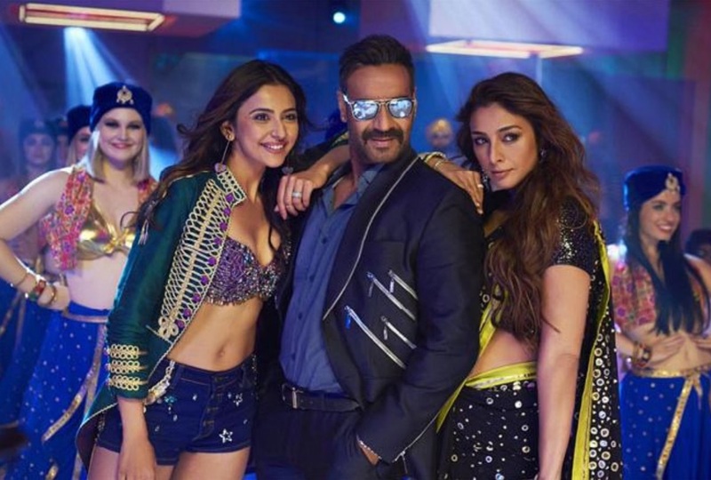 लीड स्टारकास्ट की फीस